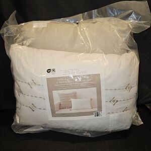 "NEW" Bella Russo Sand & Snooze Bedding 2-Decorative Pillow Set